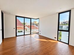 Holland Grove Park (D10), Detached #629330011